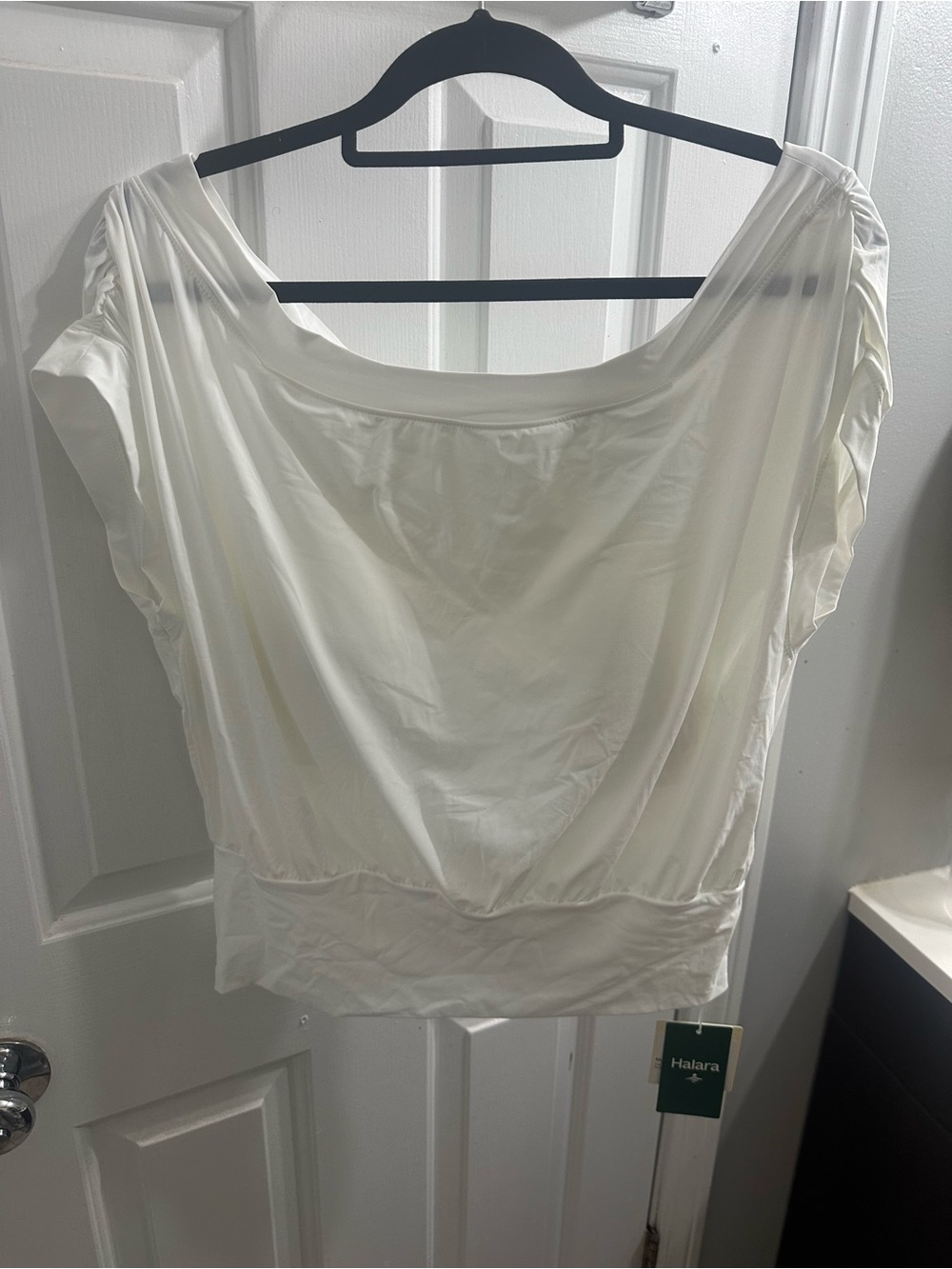 HALARA Cream Off-Shoulder Ruched Sleeve Top